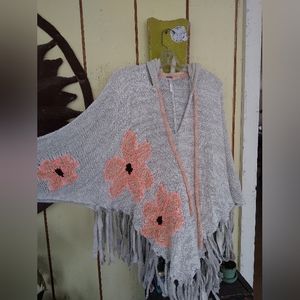 Reserved bundle Free People dream of daisies poncho sweater one sz